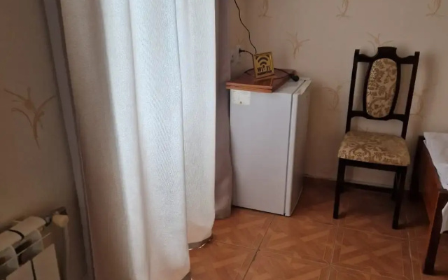 Отель Дина