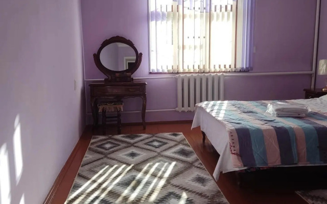Хостел Uyut house Osh