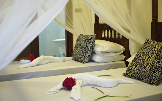 Отель Aya Beach Bungalows