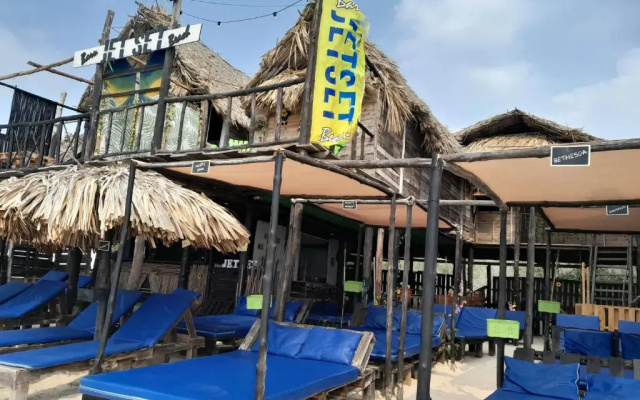 Мини-отель JETSET BEACH & HOSTEL