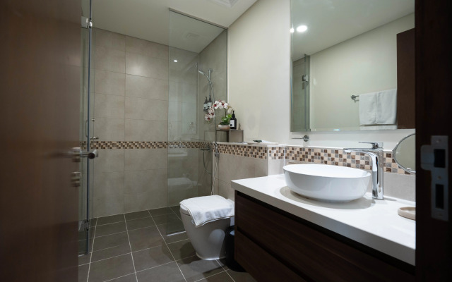 Апартаменты Keyrock Chic 2BR Escape Pool & Lake View