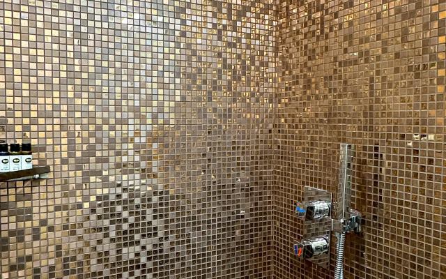Bathroom · Tbilisi — photo 8