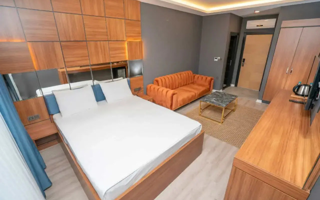 And Center Suite