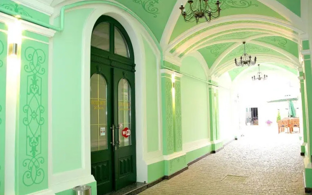 Vintazh Hotel