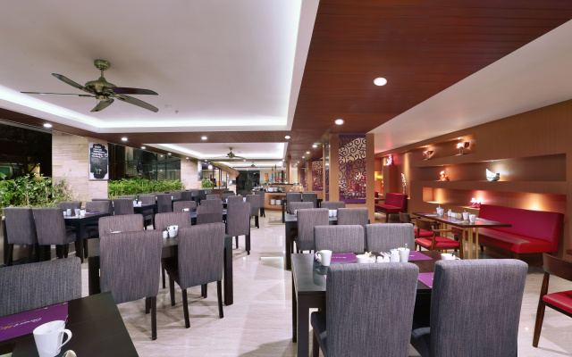 Отель Quest San Denpasar