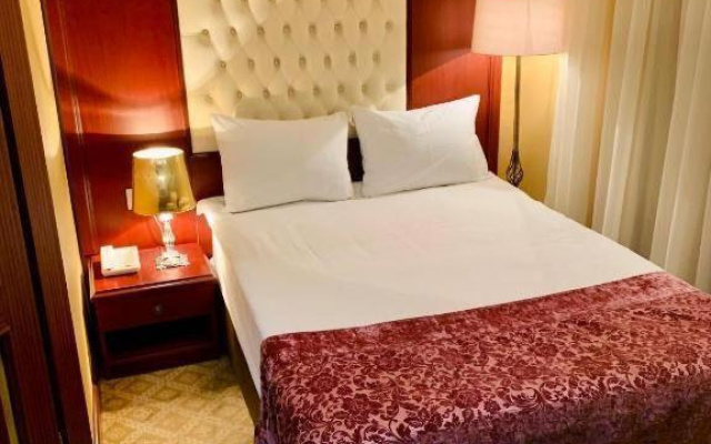 Clover Hotel Baku
