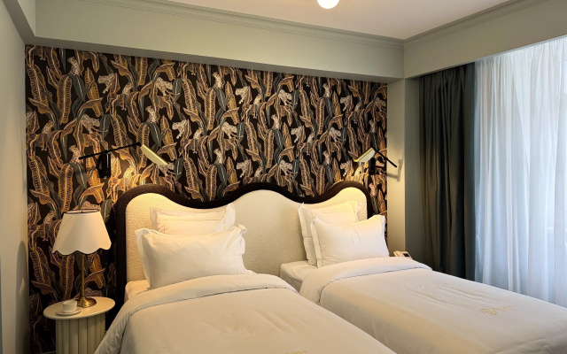 Mr.Just`s Hotel