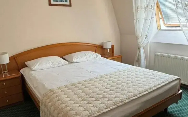 Отель Марк