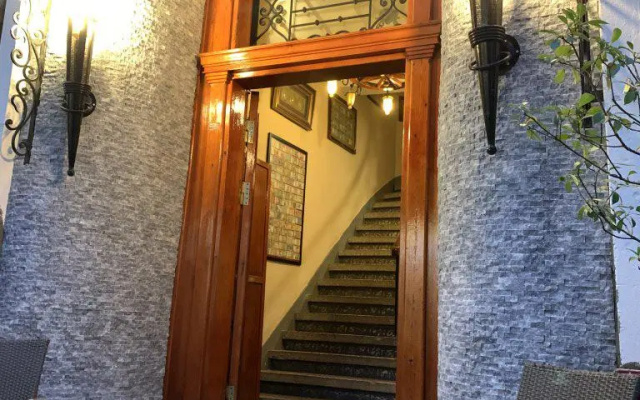 Antique Hostel 