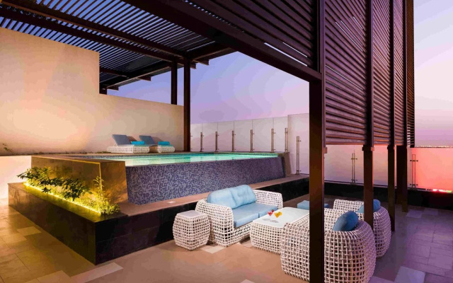 Отель Grand Millennium Muscat Hotel