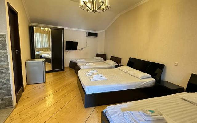Standard Quintuple Family room · Hotel Piano — photo 5