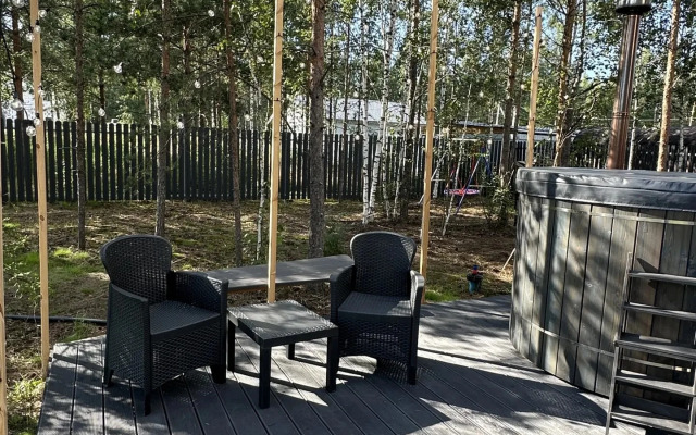 Частный дом Green Grass House