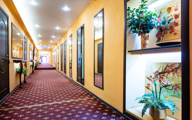 Отель Jenavi Club