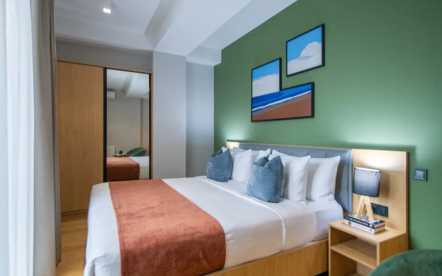Double Studio Suite with Kitchen with balcony (full double bed) · Gratus Aparthotel Tbilisi — photo 10