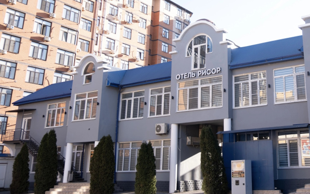 Отель Рисор