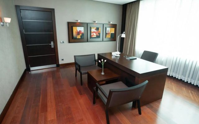 Fly Inn Baku