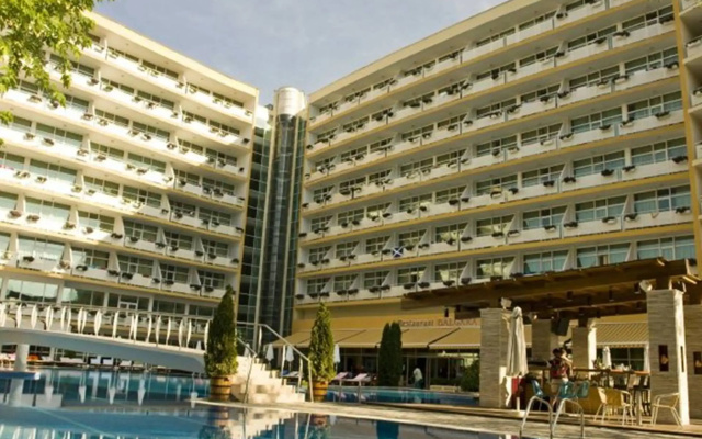 Апарт-Отель Oasis Resort - Menada
