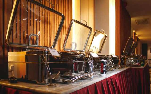 Отель Golden Tulip - The Grandmark Dhaka