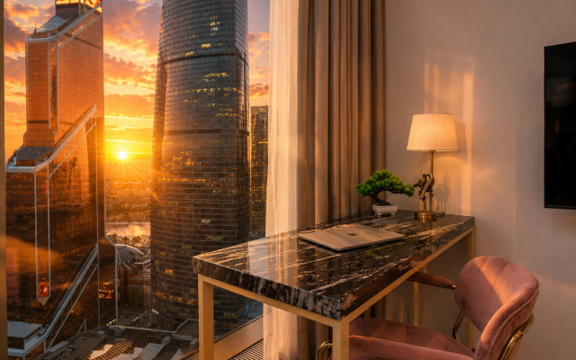 Апартаменты Sky City Moscow LUX Студия с большим окном с видом на все башни и город!