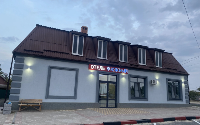 Отель Южный