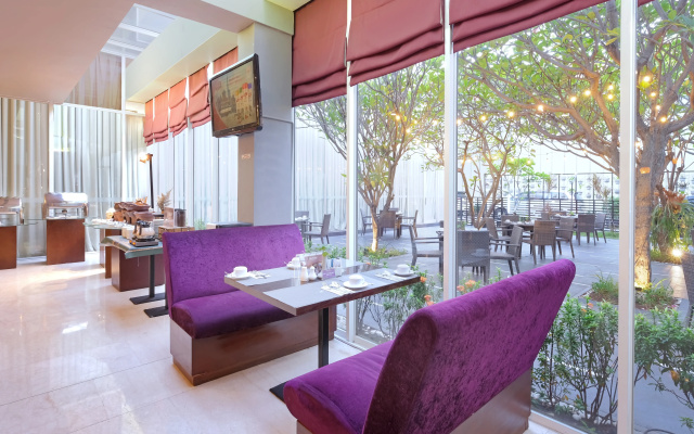 Quest Hotel Simpang Lima - Semarang