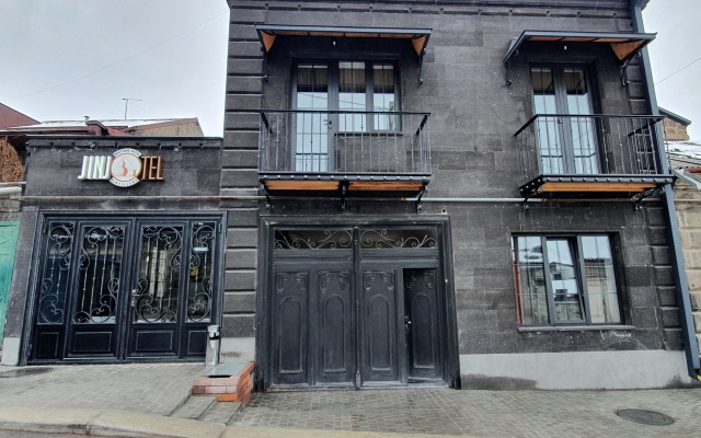Отель Jinjotel Boutique Армения, Гюмри - отзывы, цены и фото номеров - забронировать отель Jinjotel Boutique онлайн вид на фасад