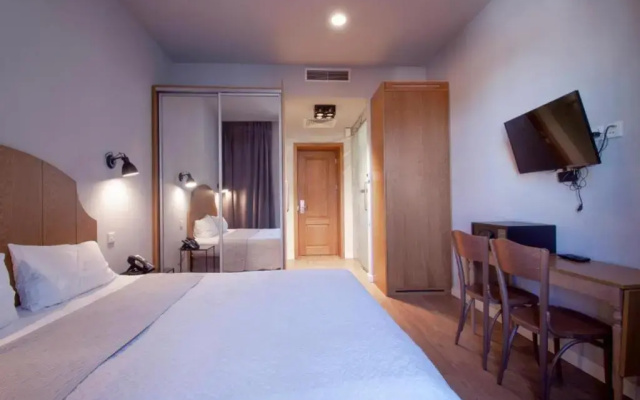 Guest rooms · Tbilisi — photo 34