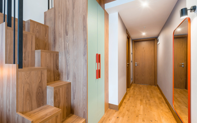 Quadruple Suite with balcony and with mountain view · Step Inn - Kazbegi Boutique-Hotel — photo 7