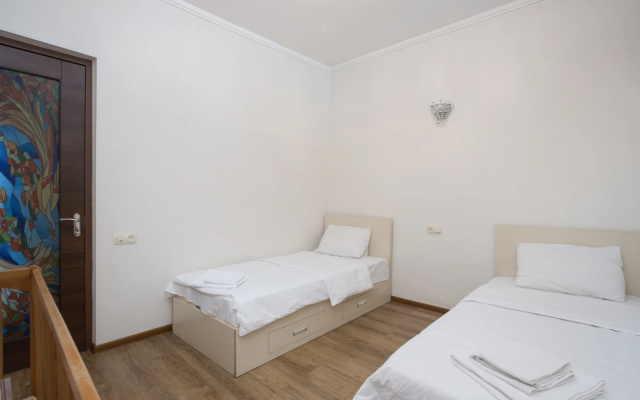 Апартаменты on Sayat-Nova Ave. 33-53