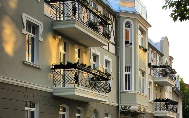 Mr.Just`s Hotel