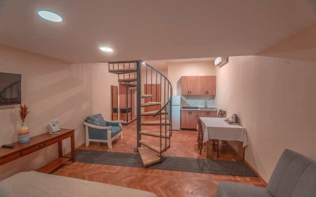 Deluxe Quintuple Family room with view · Banovani Hotel — photo 4