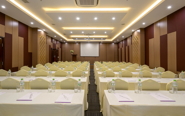 Отель Aria Grand Hotel & Spa