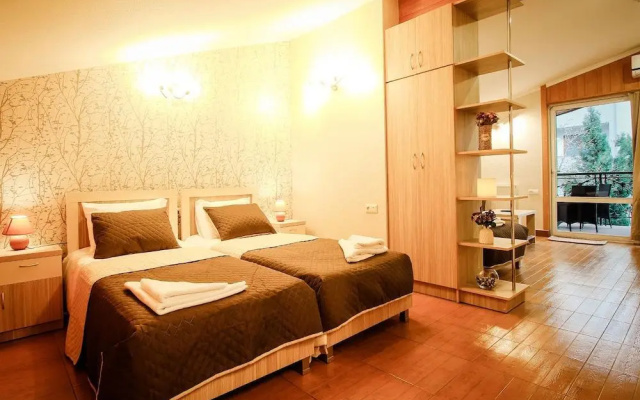Guest rooms · Tbilisi — photo 11