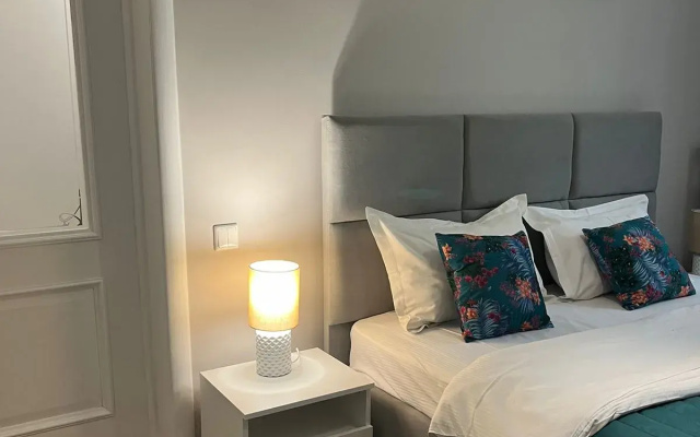 Квартира M.O.O.N APARTMENTS  Толе би Тулебаева кв 8 Центр
