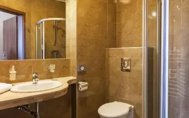 Amber Hotel