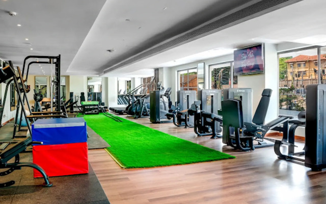 Отель Bamus Sarovar Portico