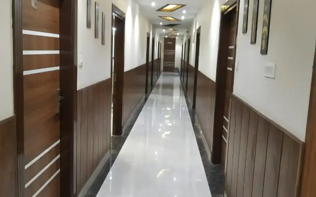 Отель Shri Sai Hotel