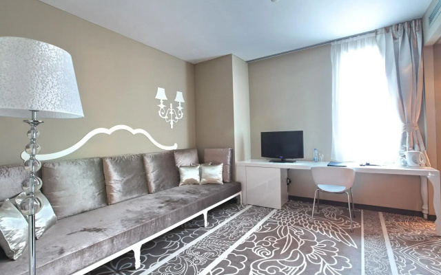 Отель Zijin Belgrade ex Falkensteiner