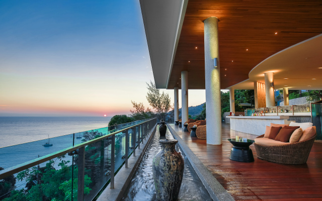 Отель Wyndham Grand Phuket Kalim Bay