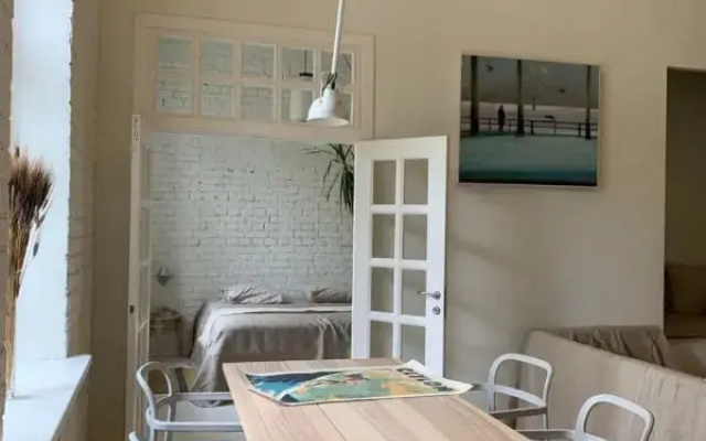 Апартаменты Flat Inn с камином в арт-лофте рядом с метро Комсомольская