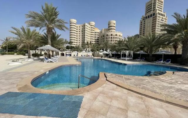 Апарт-отель Al Hamra Palace At Golf&Sea