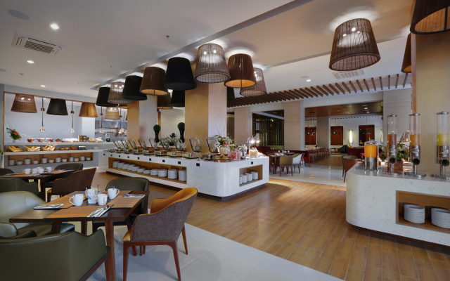 Отель The Alana Hotel and Conference - Sentul City