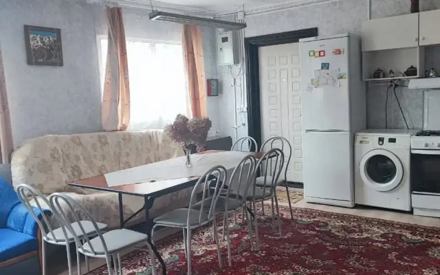 Частный дом у озера