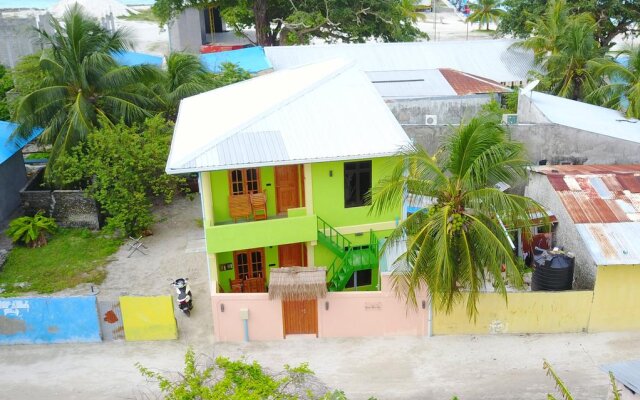 Thundee Inn in Ukulhas, Maldives from 346$, photos, reviews - zenhotels.com beach