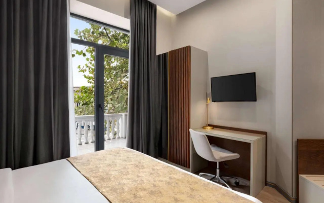 Отель Tbilisi Chambers Trademark Collection by Wyndham