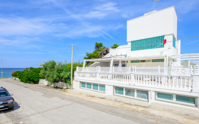 Гостевой Дом Bluside Rooms Torre San Giovanni Италия, Удженто - отзывы, цены и фото номеров - забронировать отель Гостевой Дом Bluside Rooms Torre San Giovanni онлайн вид на фасад