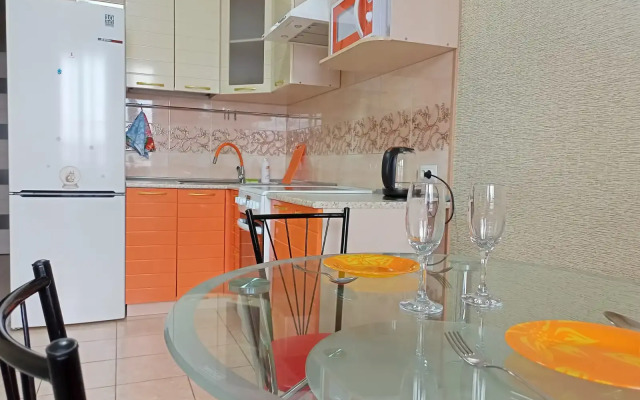 Квартира Кирова 120А оранжевая квартира