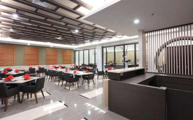 Отель Harper Palembang