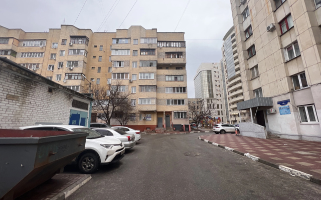 Квартира 2х комнатная на Народном Бульваре 77