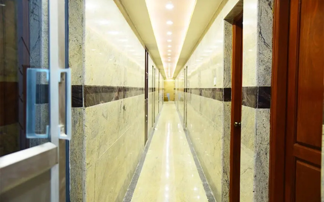 Отель Thangam Residency